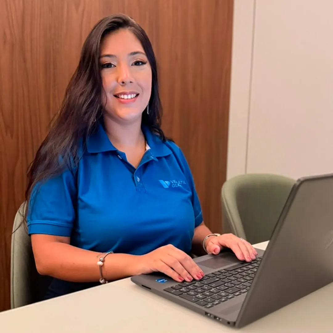 Liana Queiroz - Assistente Admnistrativa