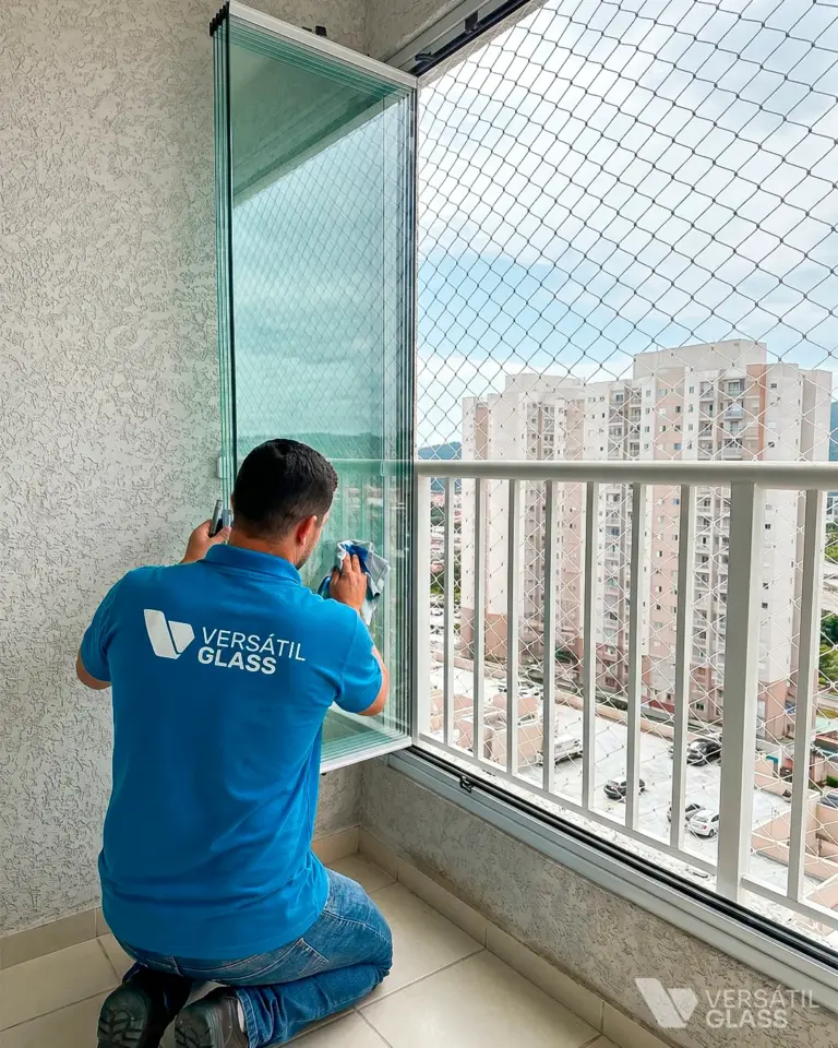 Limpeza e manutenção de cortina de vidro em Fortaleza